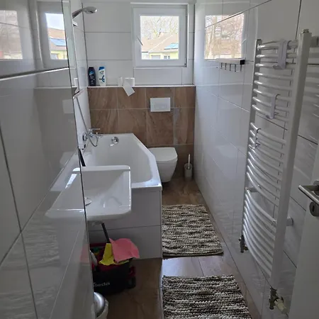 Apartmán Ferienwohnung, Handwerkerwohnung, Helle Wohlfuehlwohnung Mit Balkon Oberhausen (North Rhine-Westphalia)